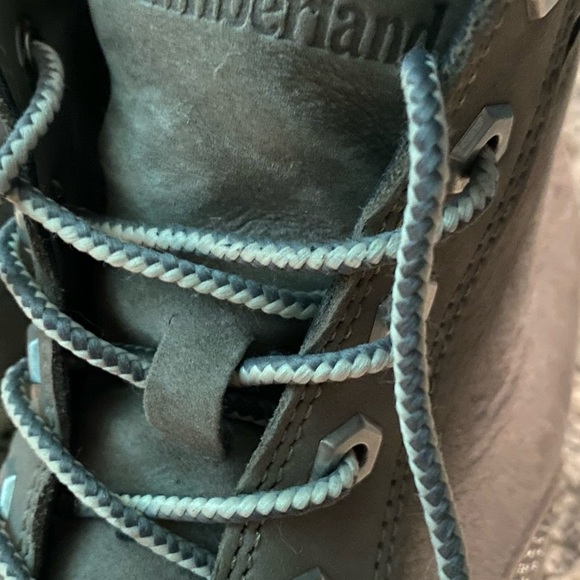 LIKE NEW Timberland Everyday Boots - Picture 3 of 5